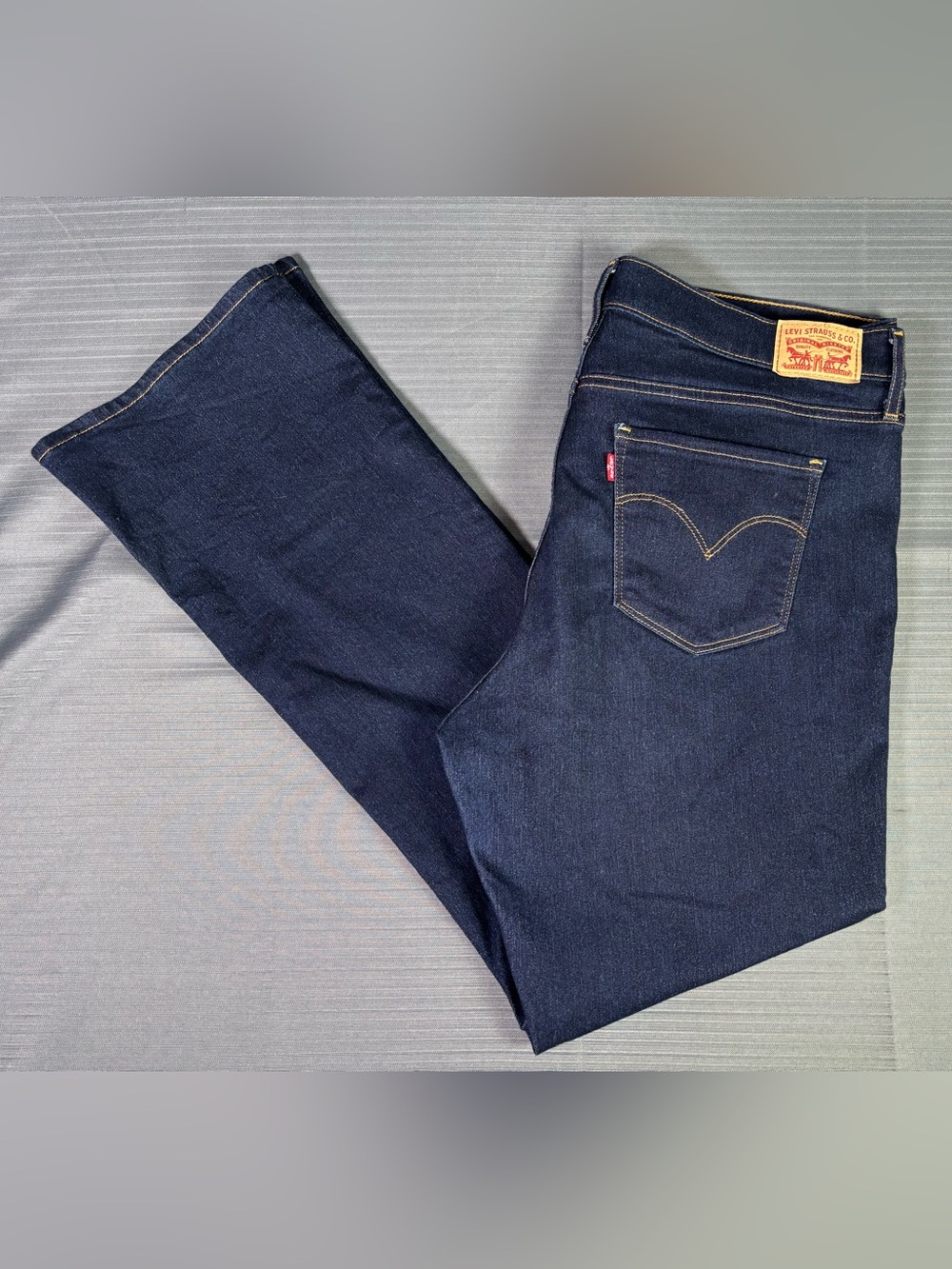 Levi’s 315 Shaping Bootcut Jeans Women’s W34 L32 Dark Wash Stretch Denim
